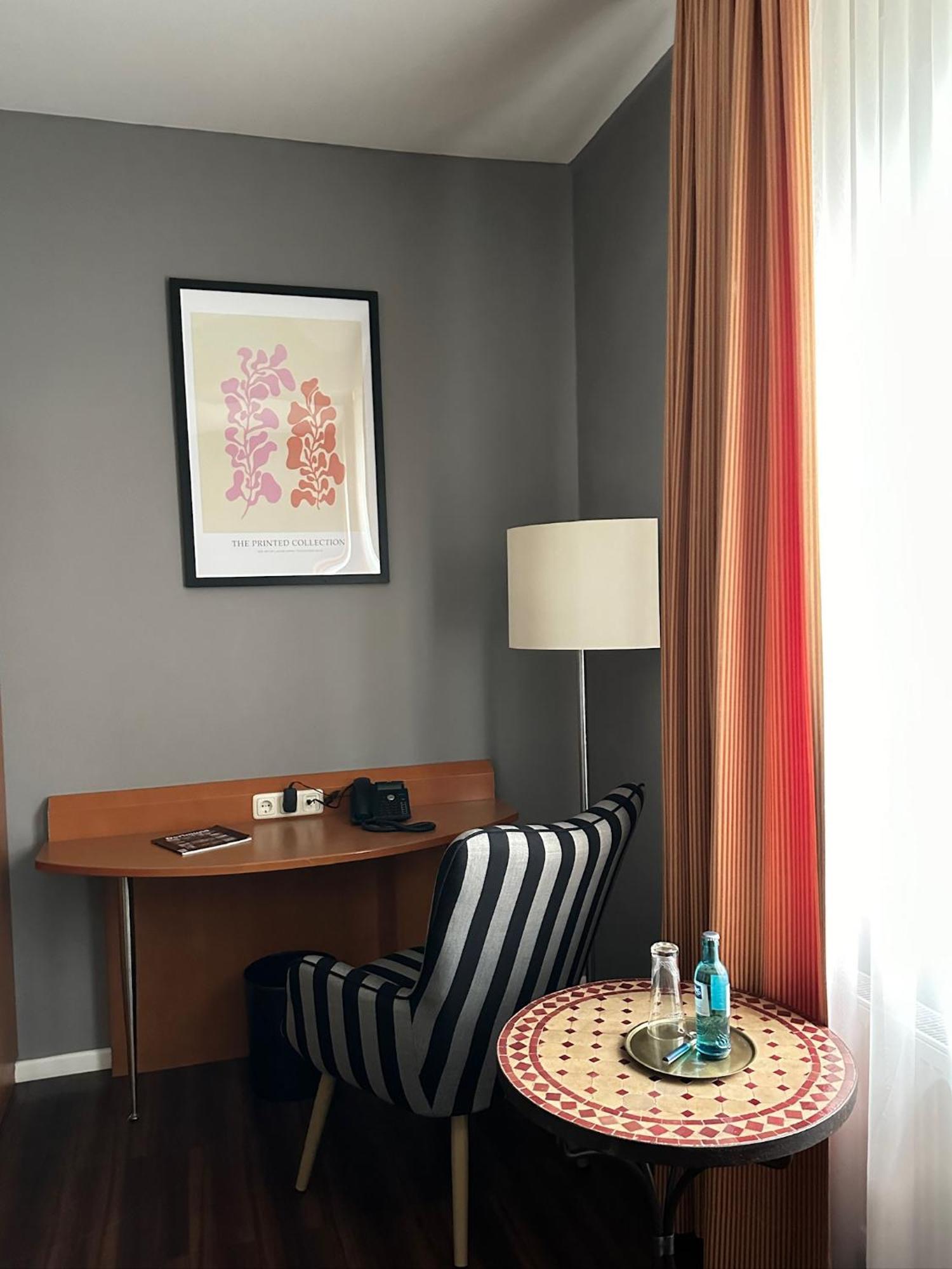 Hotel Ambiente Dortmund Bagian luar foto