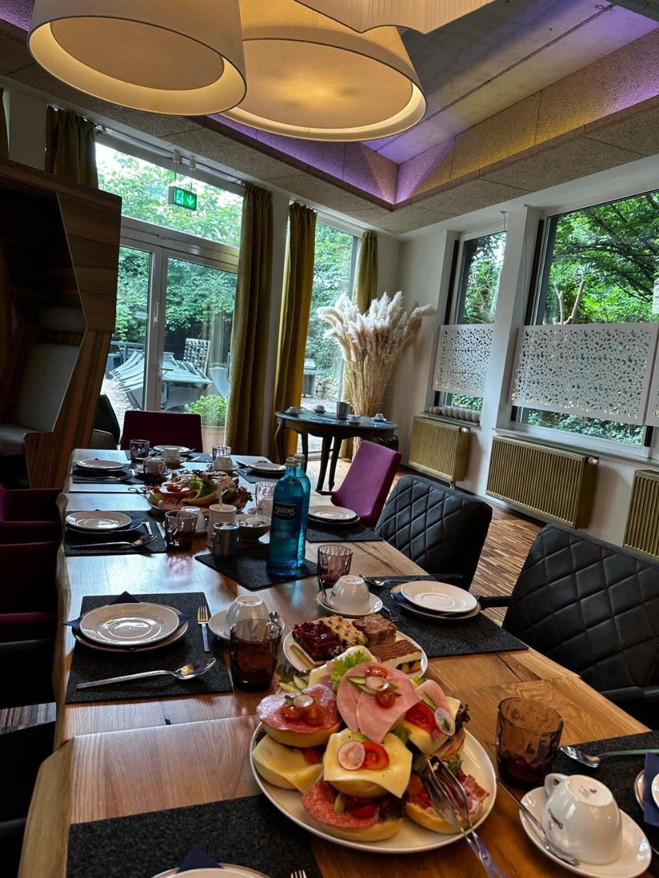 Hotel Ambiente Dortmund Bagian luar foto